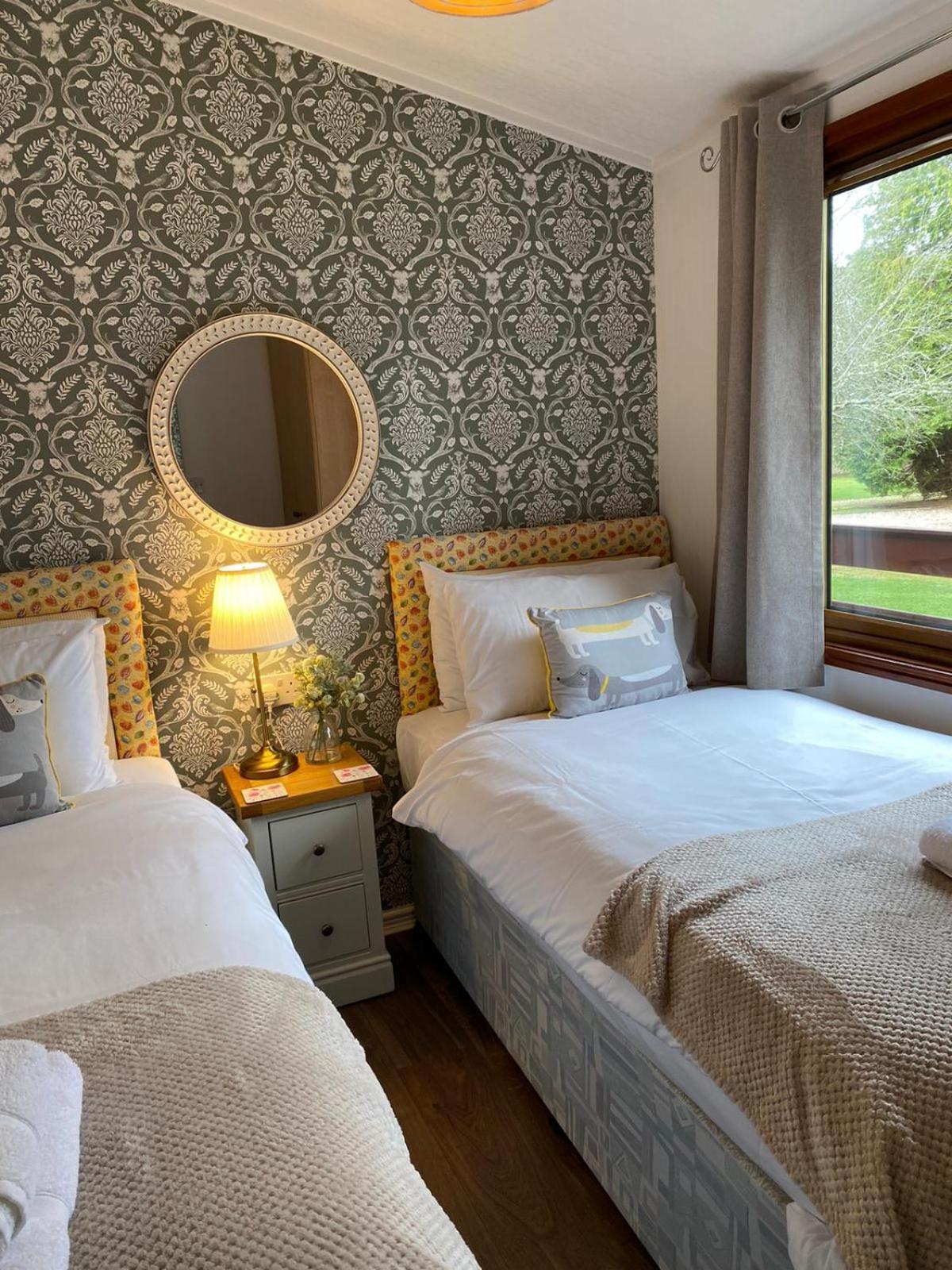 Walled Garden Lodges Loch Lomond Balloch Bagian luar foto