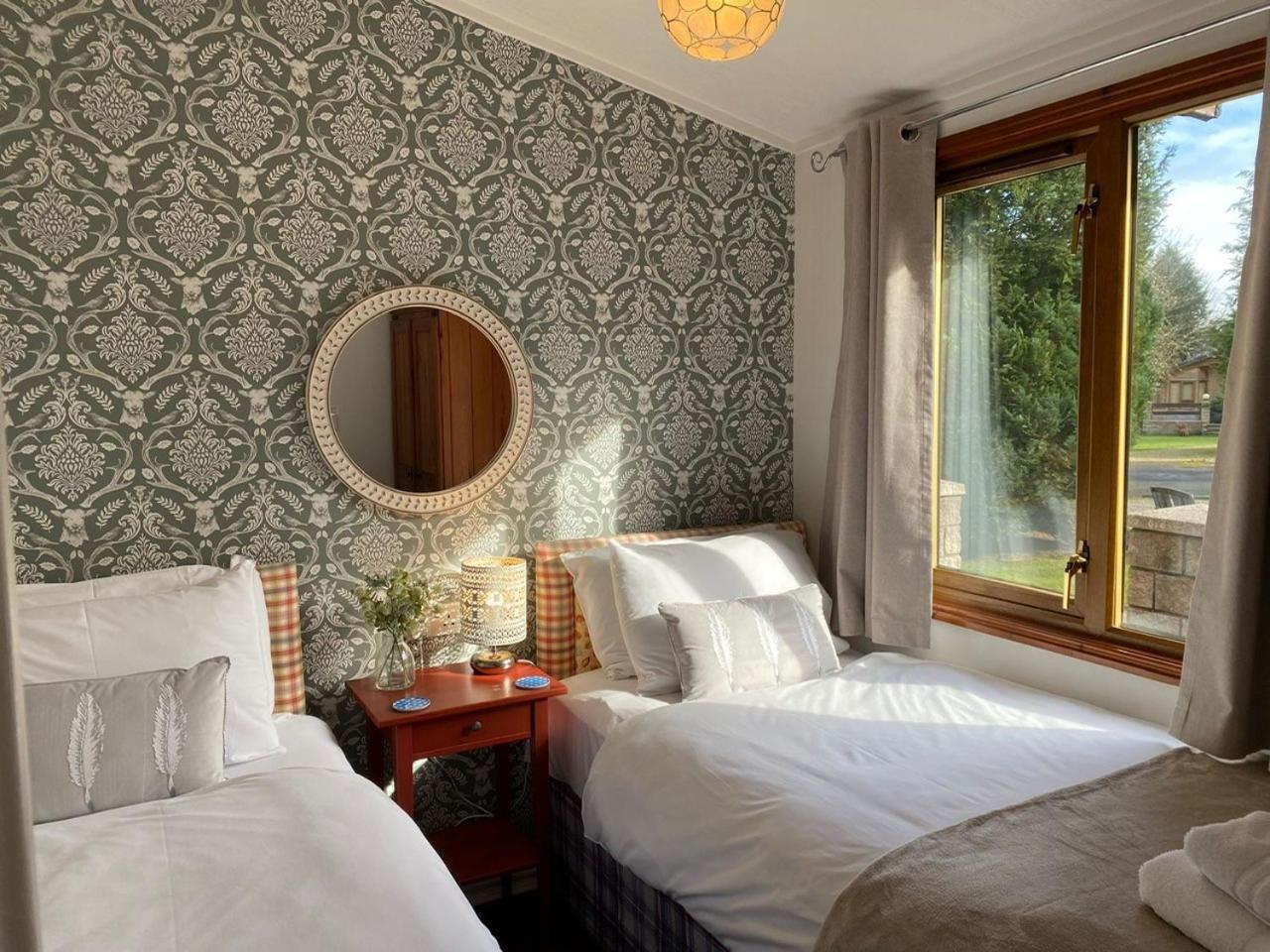Walled Garden Lodges Loch Lomond Balloch Bagian luar foto